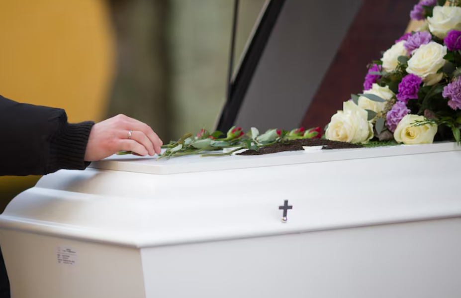 Wichtige Dienstleistungen, die Sie unmittelbar nach dem Tod eines Familienmitglieds in Betracht ziehen sollten